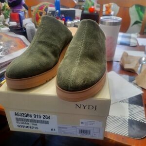 NYDJ Womens Edmond Suede Mules Avacado green - 8 Medium